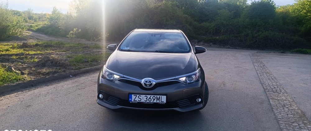 Toyota Auris cena 52500 przebieg: 78000, rok produkcji 2016 z Szczecin małe 191